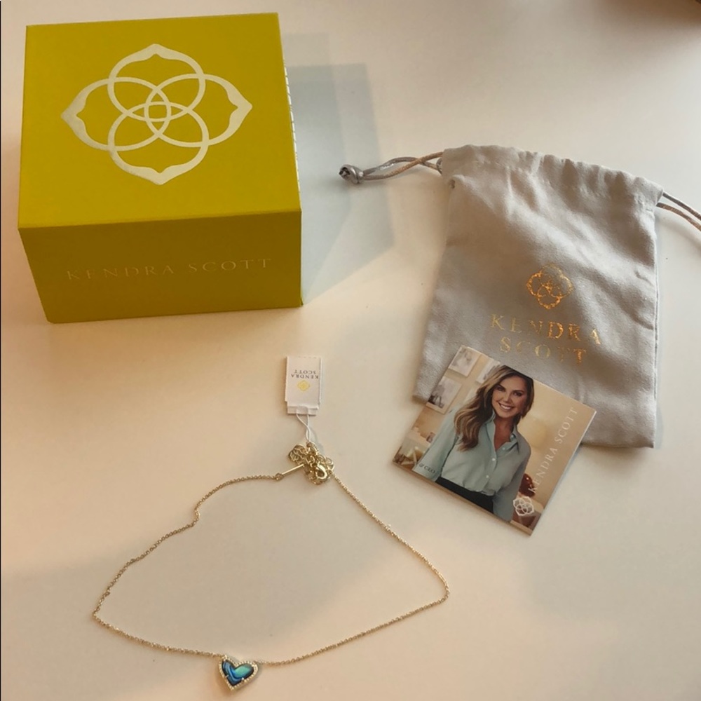 Kendra Scott Ari Heart Gold Pendant necklace
